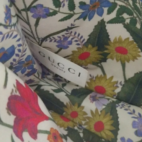 Gucci Beauty Pouch - Picture 9 of 16